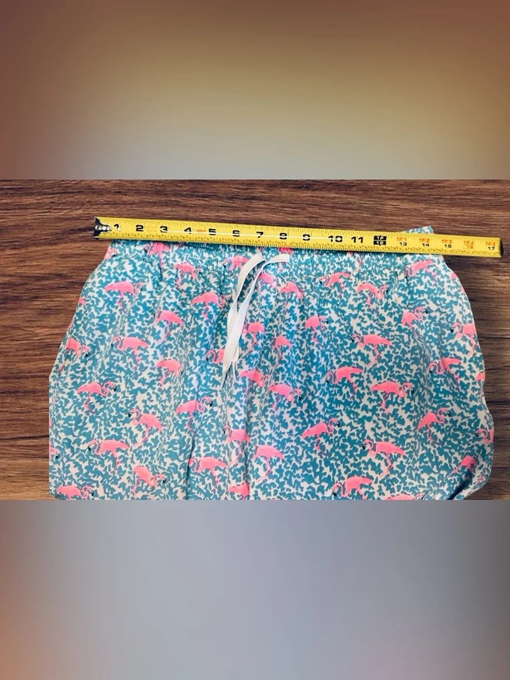 Chubbies The Domingos Are For Flamingos 7” Classic Swim Trunk Size Medium